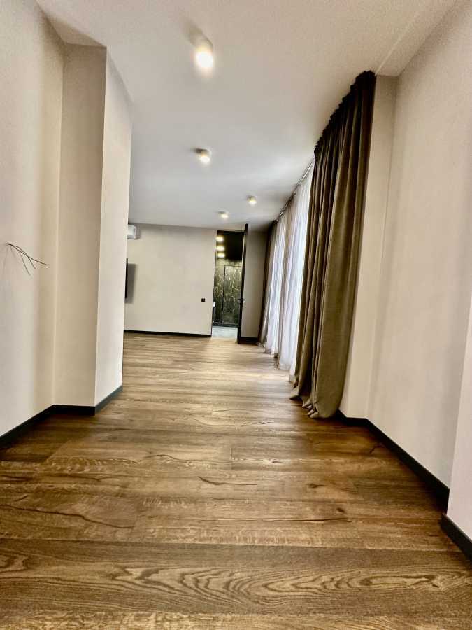 Оренда 3-кімнатної квартири 180 м², Каманіна вул., 18