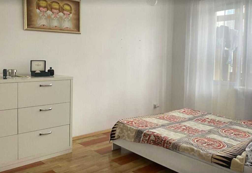 Продаж 1-кімнатної квартири 30 м², Лаврська вул., 8