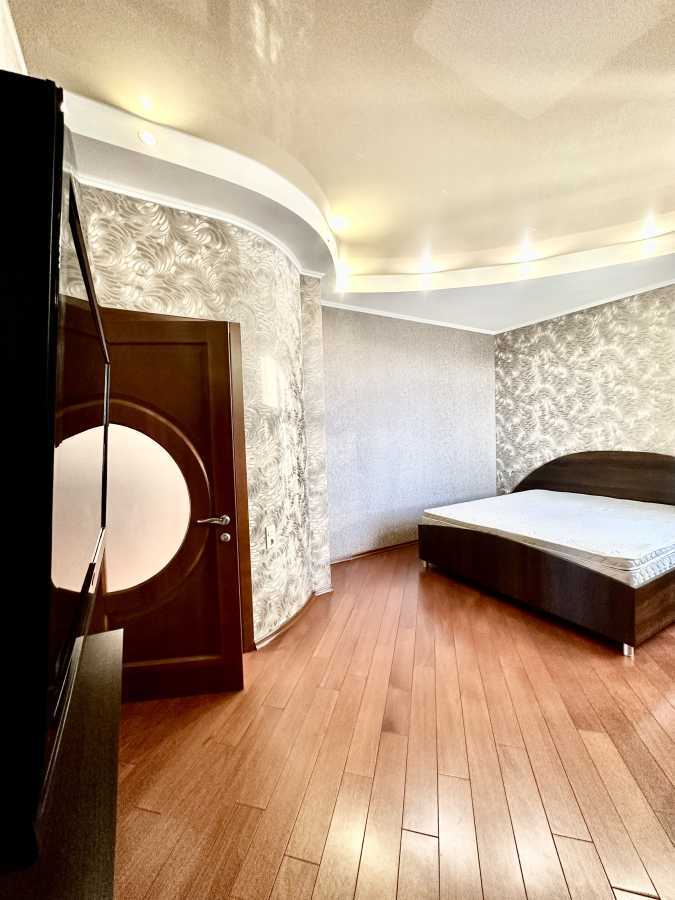 Продаж 3-кімнатної квартири 96 м², Греческая вул., 5