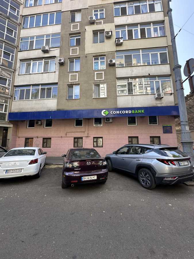 Продаж офісу 219 м², Колонтаївська вул., 9/11