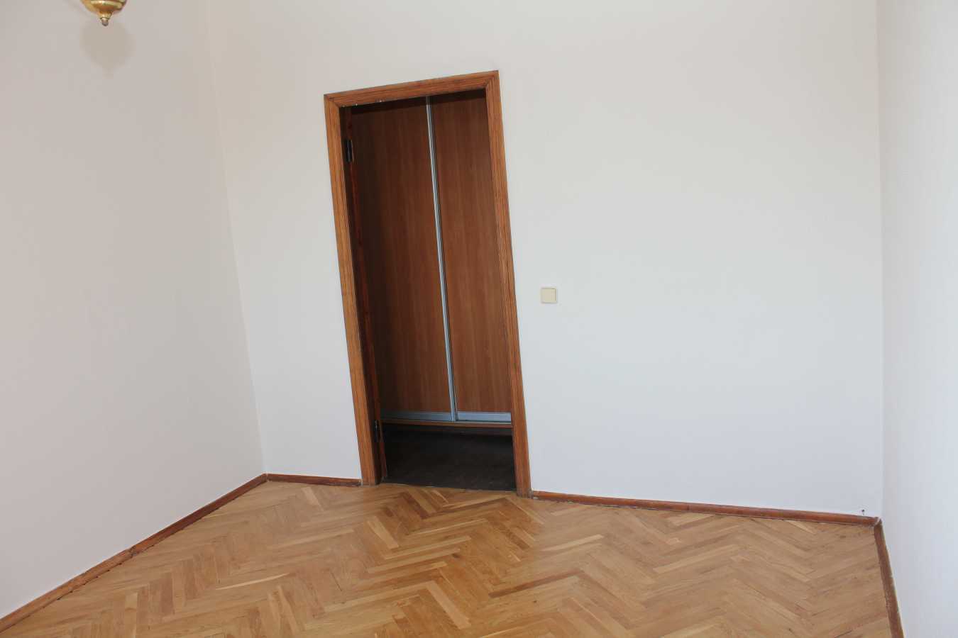 Продаж 2-кімнатної квартири 52 м², Йорданська вул., 2