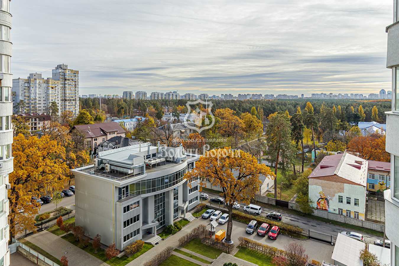 Продаж 2-кімнатної квартири 82 м², Верховинна вул., 37