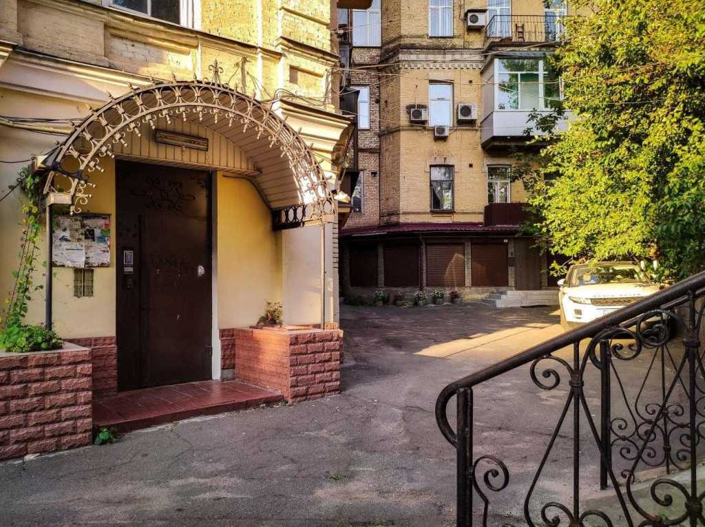 Продажа 3-комнатной квартиры 90 м², Михайловская ул., 24В