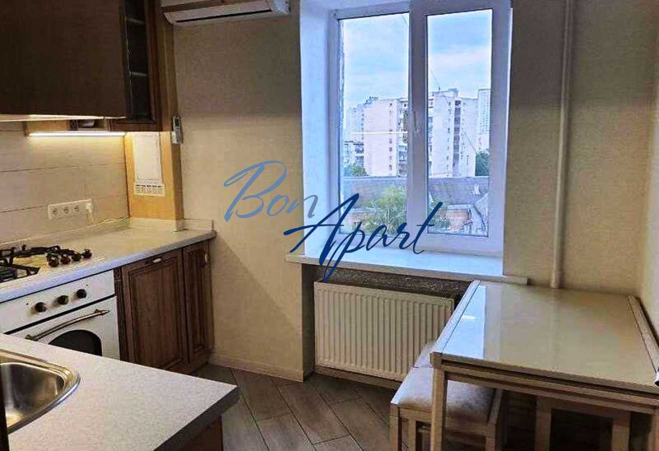 Продаж 2-кімнатної квартири 50 м², Солом'янська вул., 6