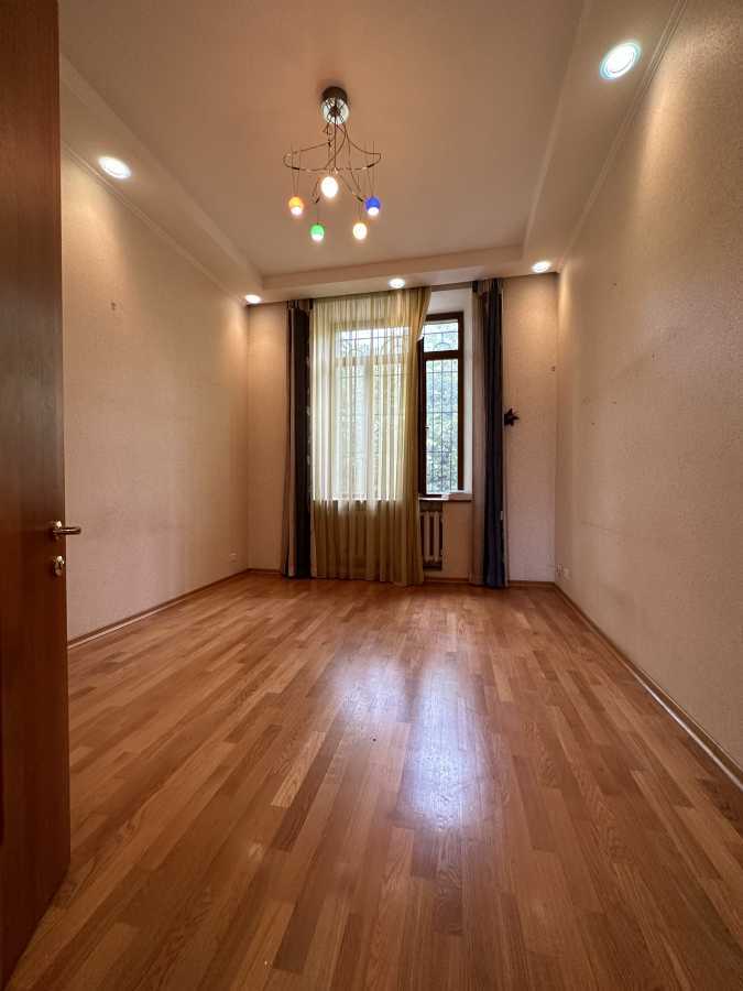 Продаж 5-кімнатної квартири 280 м², Пироговская вул., 3