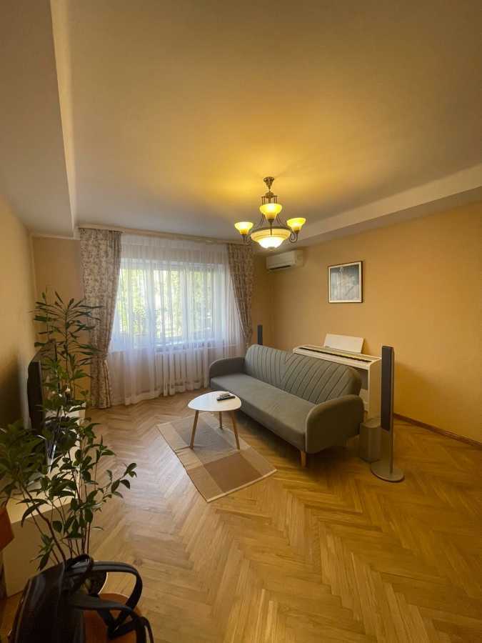 Продаж 3-кімнатної квартири 64 м², Перемоги просп., 20