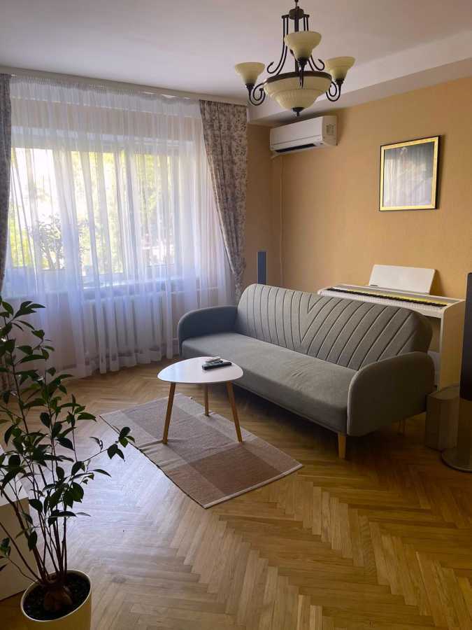 Продаж 3-кімнатної квартири 64 м², Перемоги просп., 20