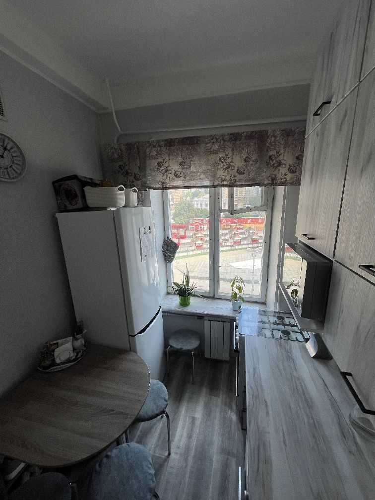 Продаж 3-кімнатної квартири 52 м², Красноармейская