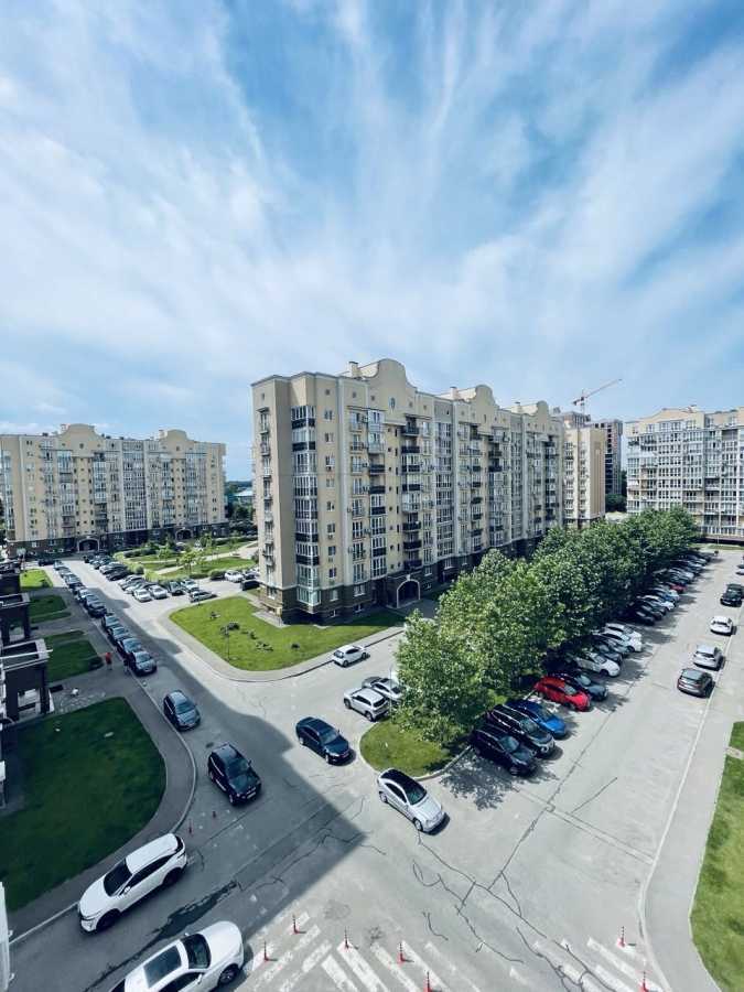 Продаж 3-кімнатної квартири 90 м², Метрологічна вул., 11