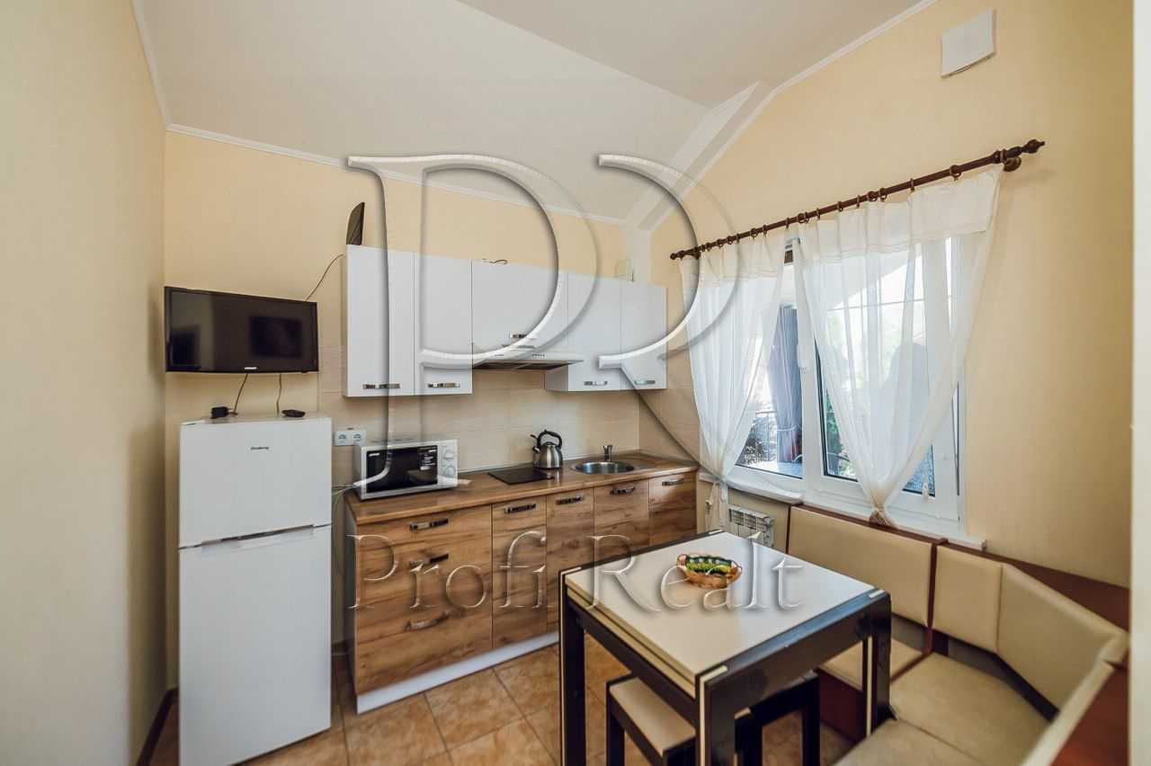 Продажа коттеджа 400 м², Киевская ул., 100