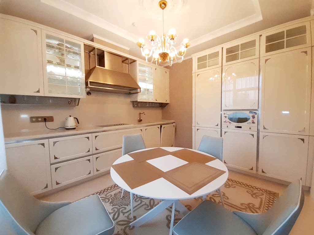 Продажа 3-комнатной квартиры 159 м², Евгения Коновальца ул., (Щорса), 44а