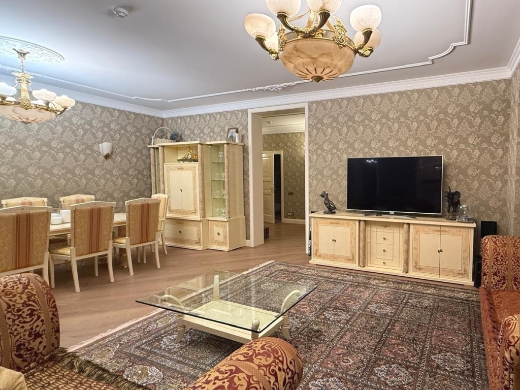 Продаж 3-кімнатної квартири 159 м², Євгена Коновальця вул., (Щорса), 44а