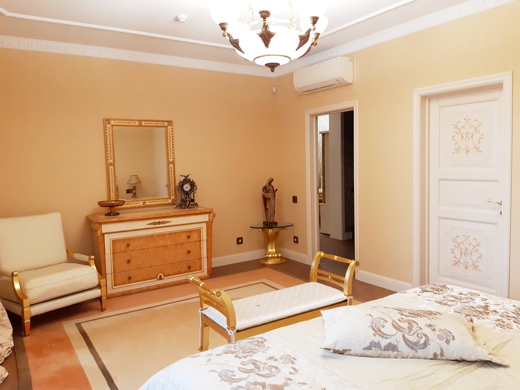 Продажа 3-комнатной квартиры 159 м², Евгения Коновальца ул., (Щорса), 44а
