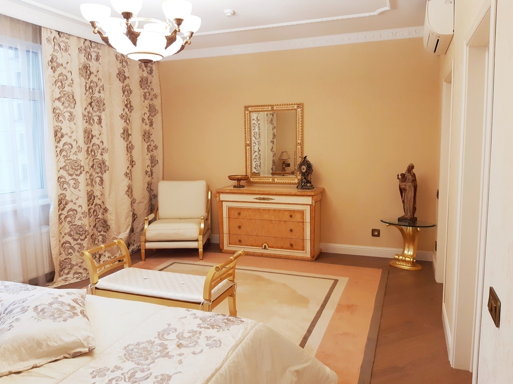 Продажа 3-комнатной квартиры 159 м², Евгения Коновальца ул., (Щорса), 44а