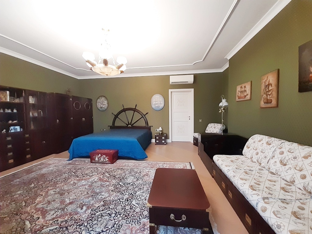 Продажа 3-комнатной квартиры 159 м², Евгения Коновальца ул., (Щорса), 44а