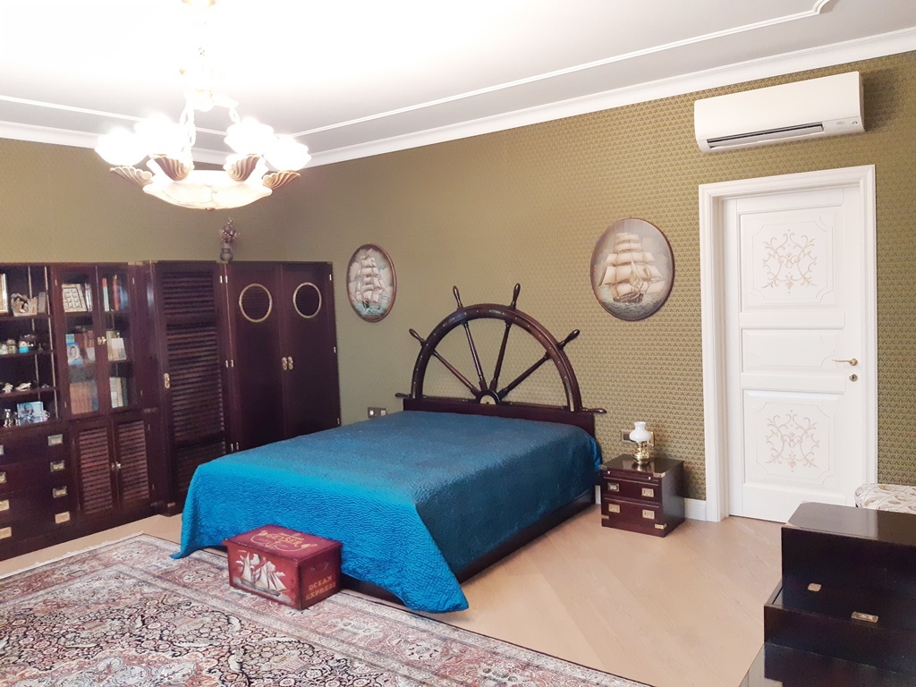 Продажа 3-комнатной квартиры 159 м², Евгения Коновальца ул., (Щорса), 44а