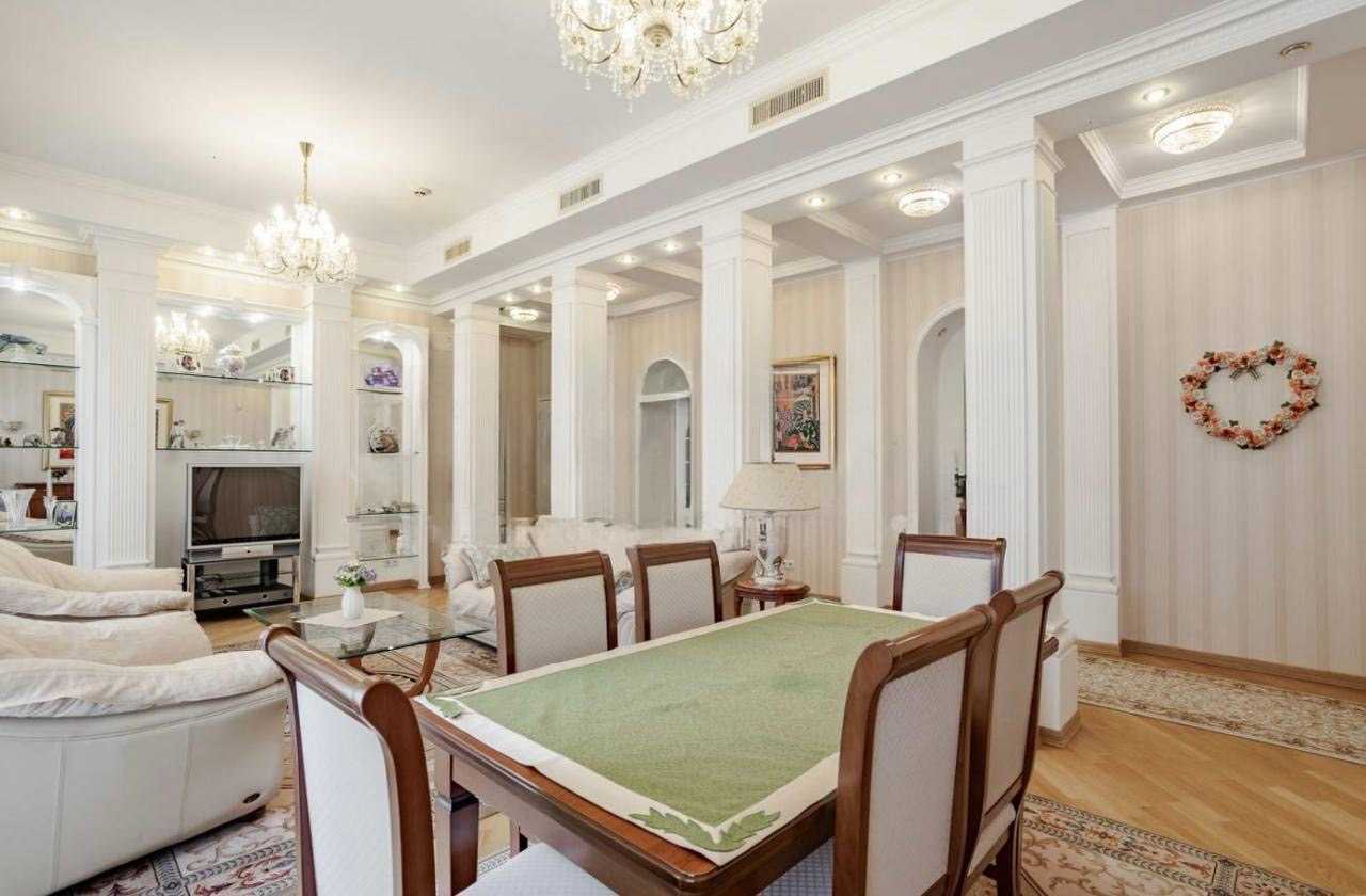 Продаж 5-кімнатної квартири 330 м², Софіївська вул., 25