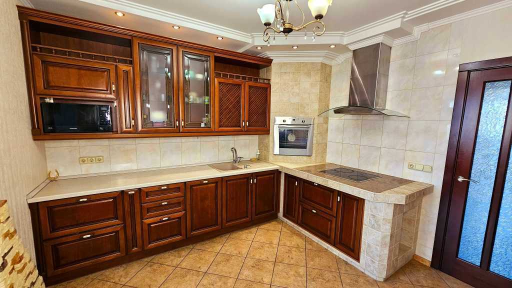 Продаж 3-кімнатної квартири 90 м², Ернста вул., 6