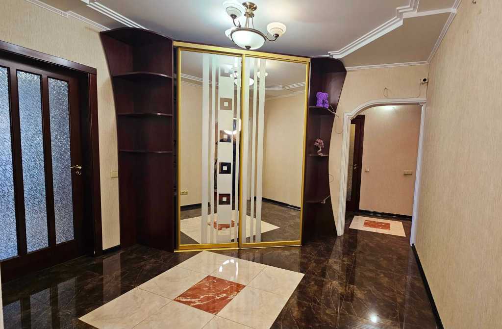 Продаж 3-кімнатної квартири 90 м², Ернста вул., 6