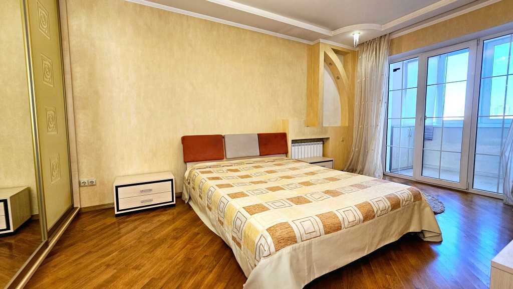 Продаж 3-кімнатної квартири 90 м², Ернста вул., 6