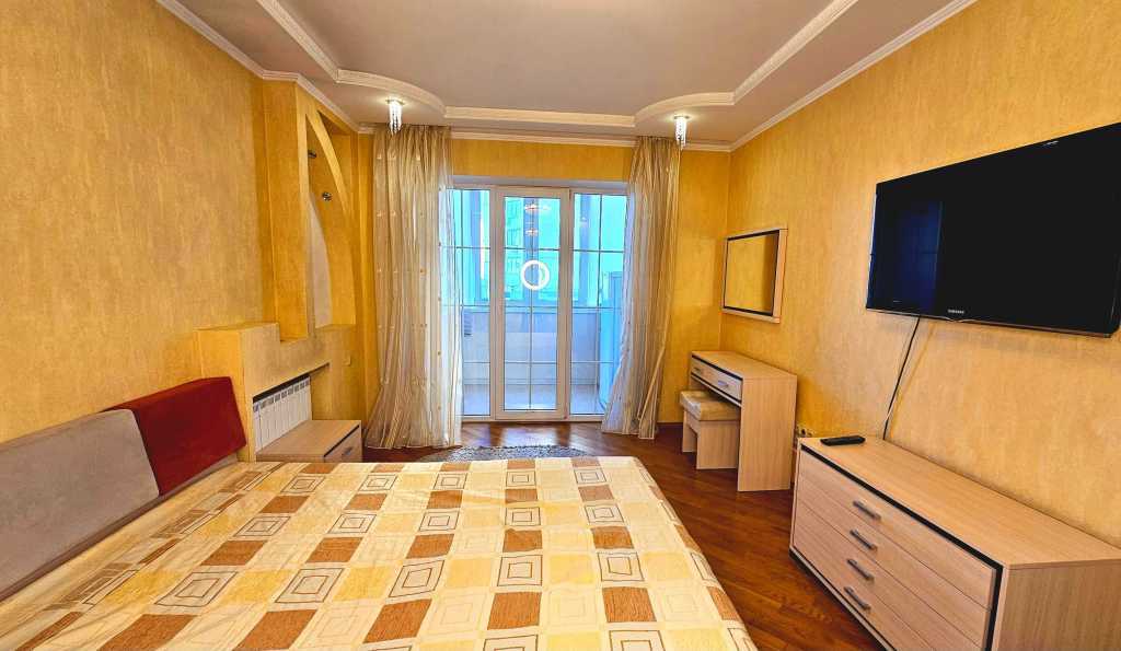 Продаж 3-кімнатної квартири 90 м², Ернста вул., 6