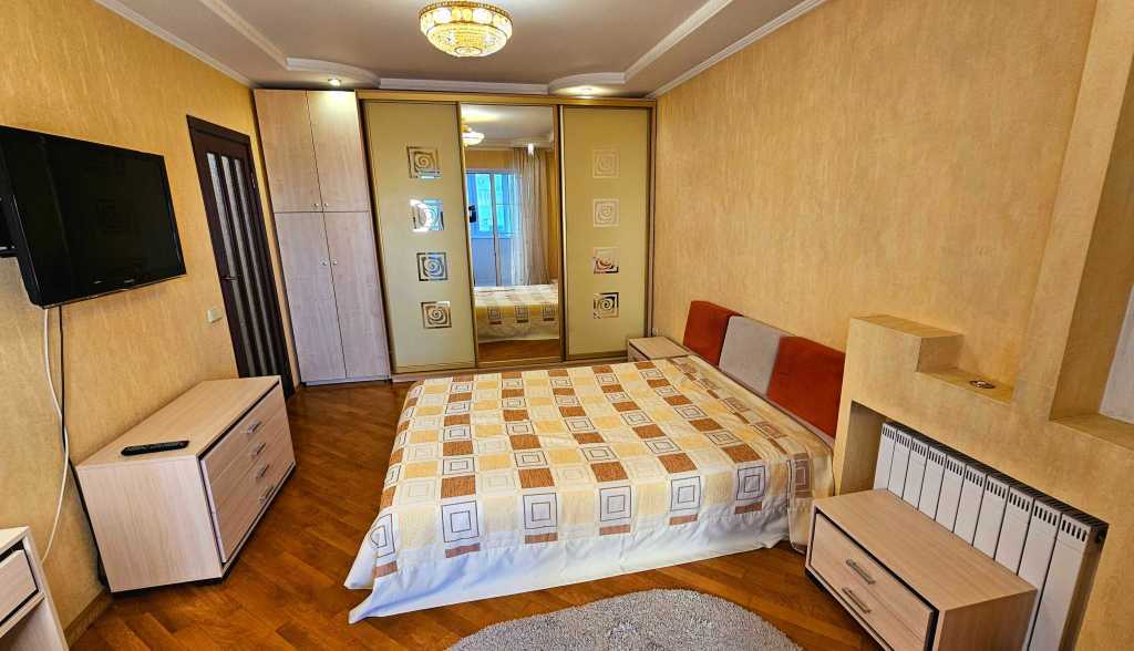 Продаж 3-кімнатної квартири 90 м², Ернста вул., 6