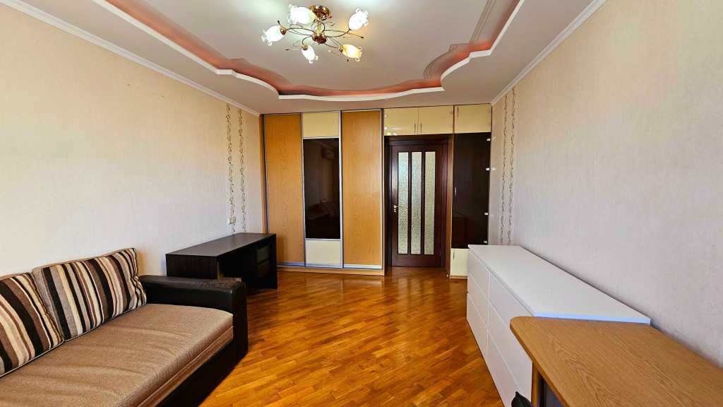 Продаж 3-кімнатної квартири 90 м², Ернста вул., 6