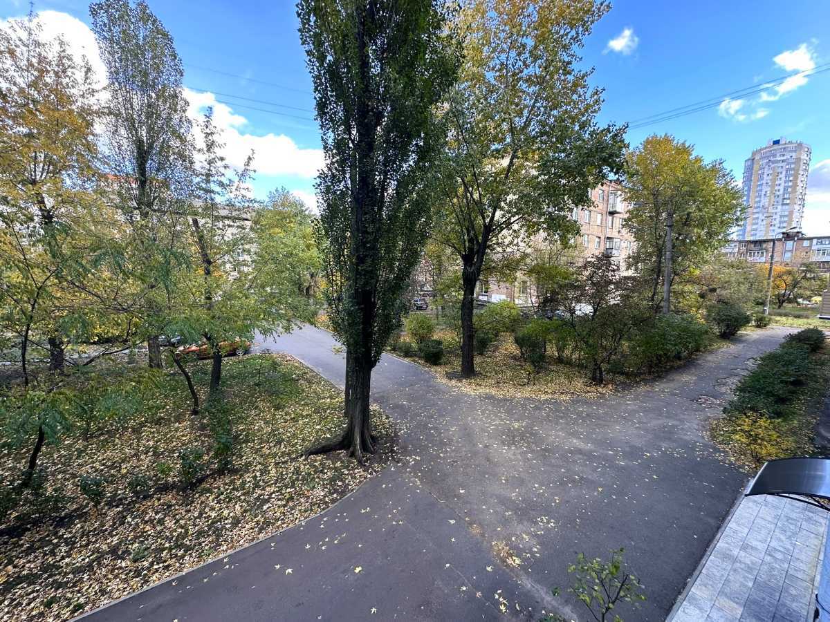 Продажа 1-комнатной квартиры 37.6 м², Бажова ул., 3