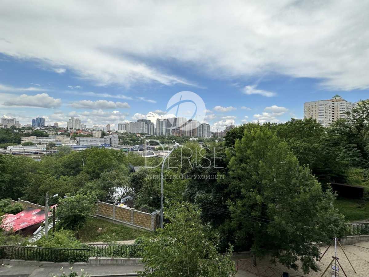 Продажа 1-комнатной квартиры 43 м², Феодосийская ул., 1А