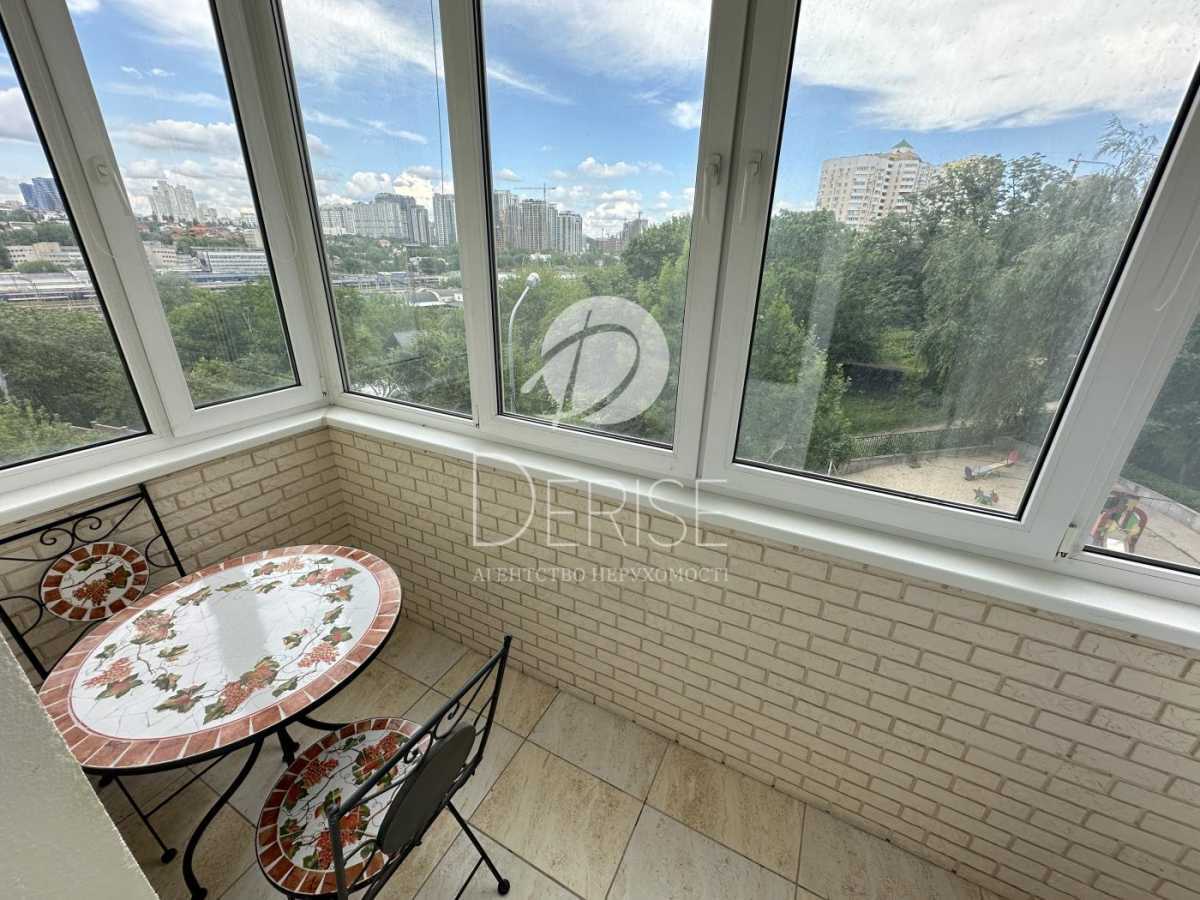 Продажа 1-комнатной квартиры 43 м², Феодосийская ул., 1А