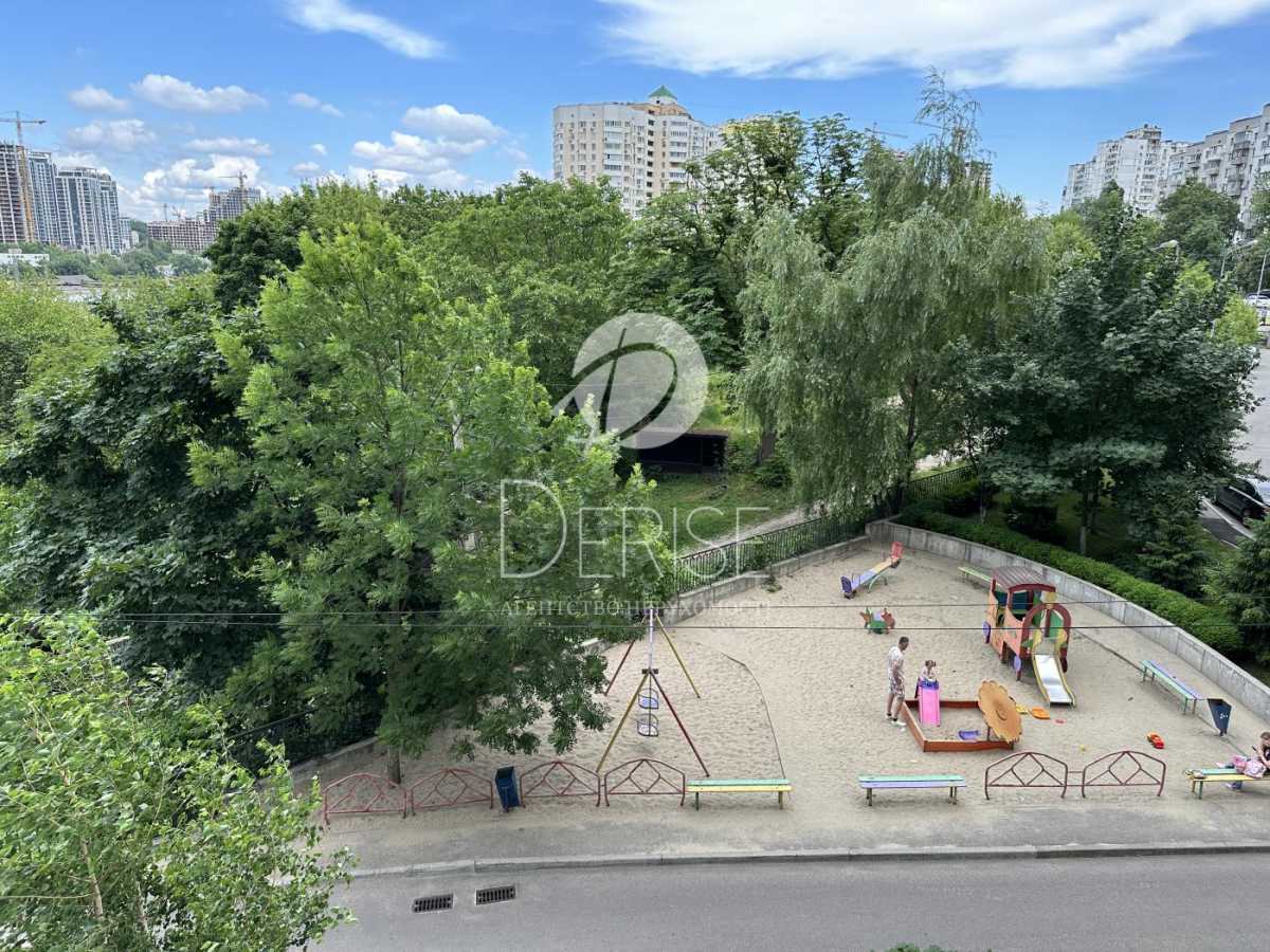 Продажа 1-комнатной квартиры 43 м², Феодосийская ул., 1А