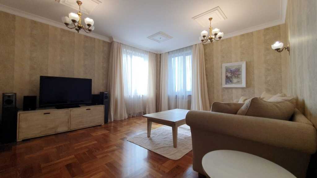 Оренда 3-кімнатної квартири 120 м², Львівська вул., 22