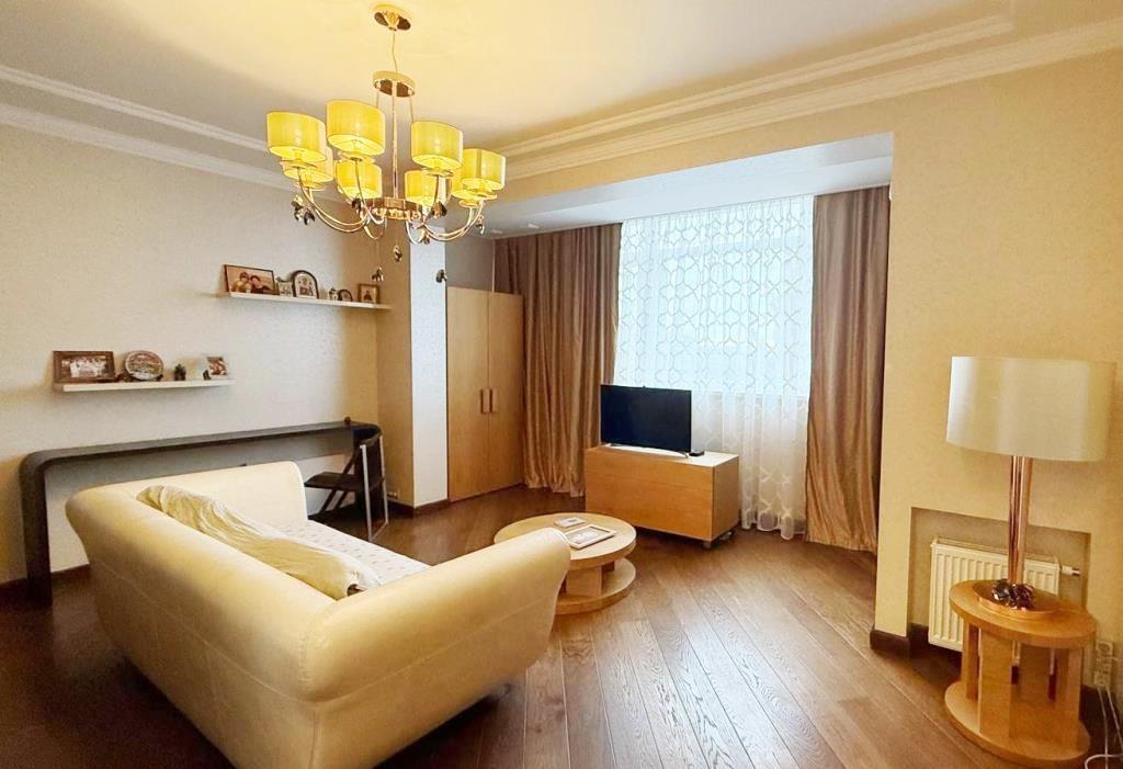 Продажа 1-комнатной квартиры 67 м², Евгения Коновальца ул., (Щорса), 44 а