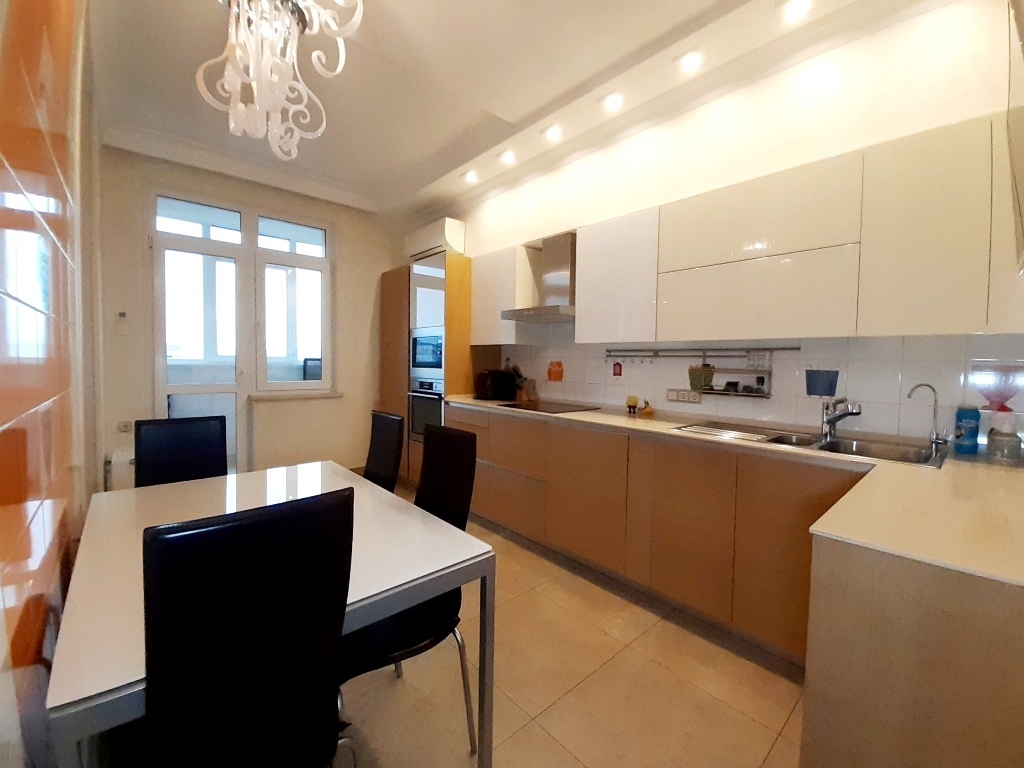 Продаж 1-кімнатної квартири 67 м², Євгена Коновальця вул., (Щорса), 44 а