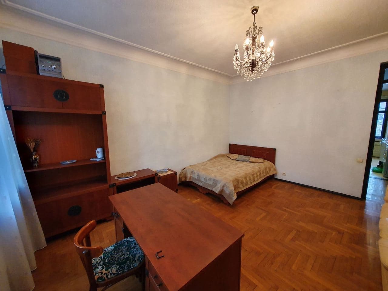 Оренда 5-кімнатної квартири 160 м²