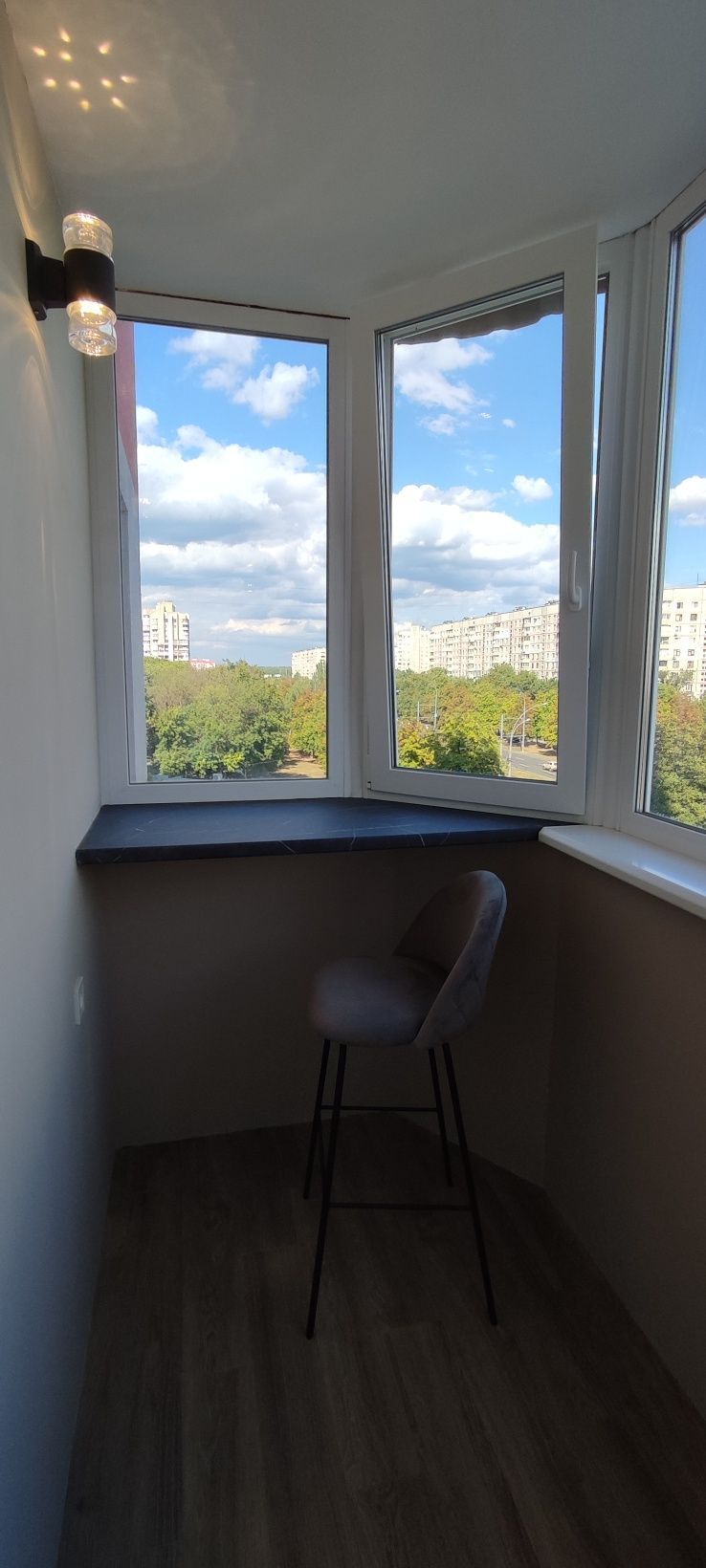 Продаж 1-кімнатної квартири 56 м²