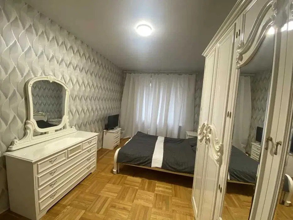 Аренда 3-комнатной квартиры 90 м², Успенская пл.