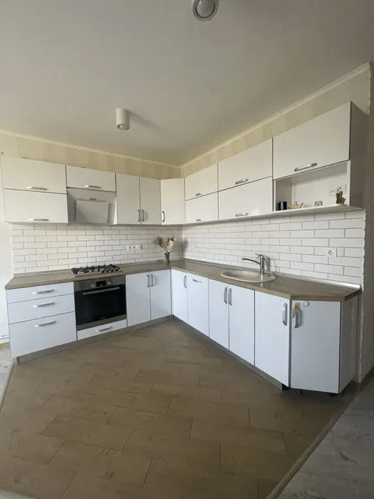 Продажа 2-комнатной квартиры 63 м²