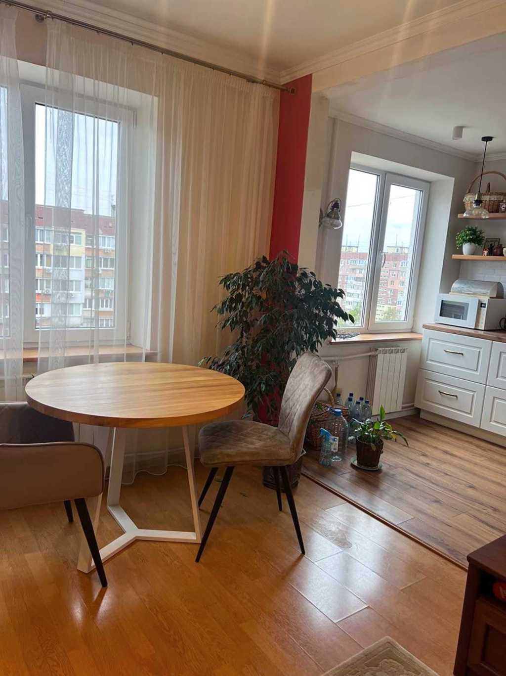 Продаж 3-кімнатної квартири 63 м², Миру просп., 18