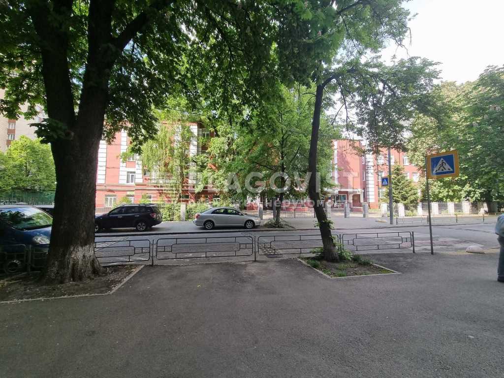 Продажа 2-комнатной квартиры 61 м², Панаса Мирного ул., 11