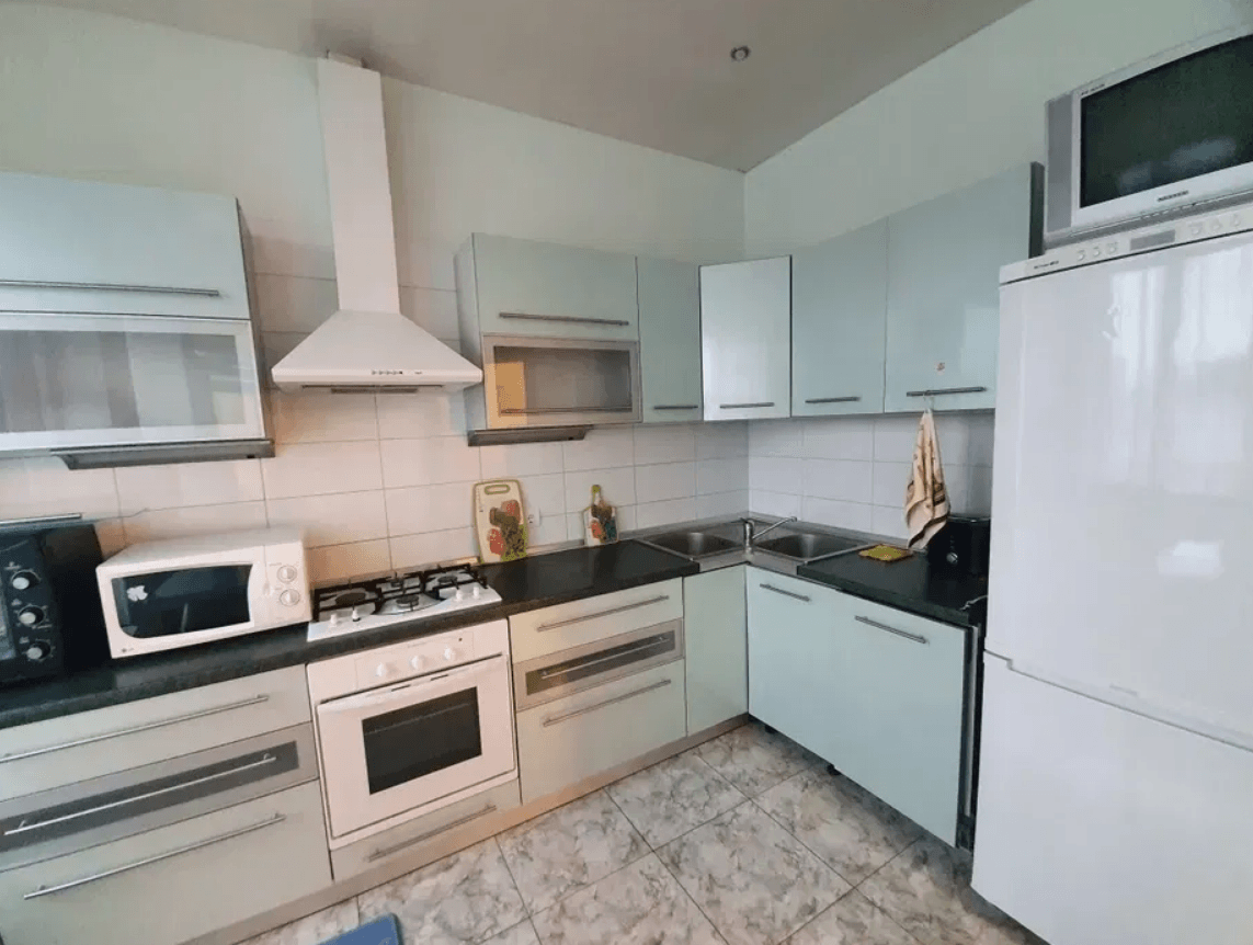 Оренда 4-кімнатної квартири 143.5 м²