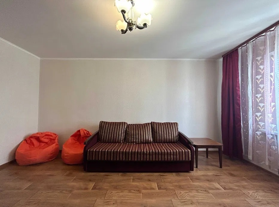 Аренда 2-комнатной квартиры 73 м², Ревуцкого ул.