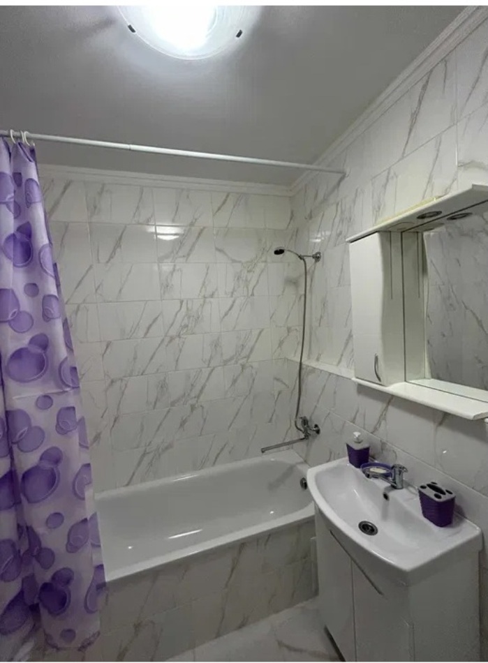 Аренда 2-комнатной квартиры 73 м², Ревуцкого ул.