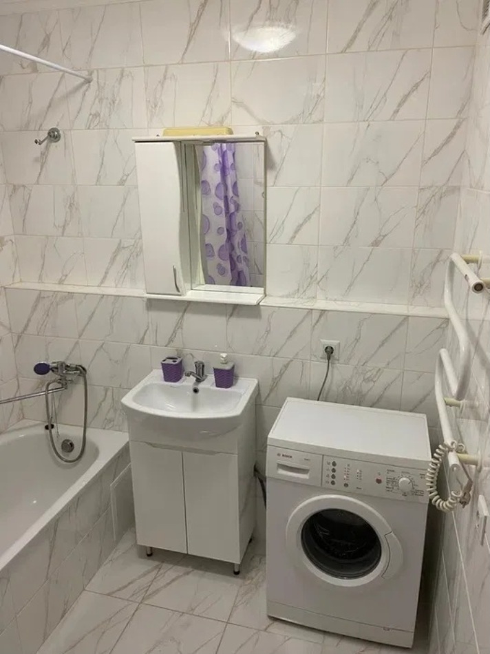 Аренда 2-комнатной квартиры 73 м², Ревуцкого ул.