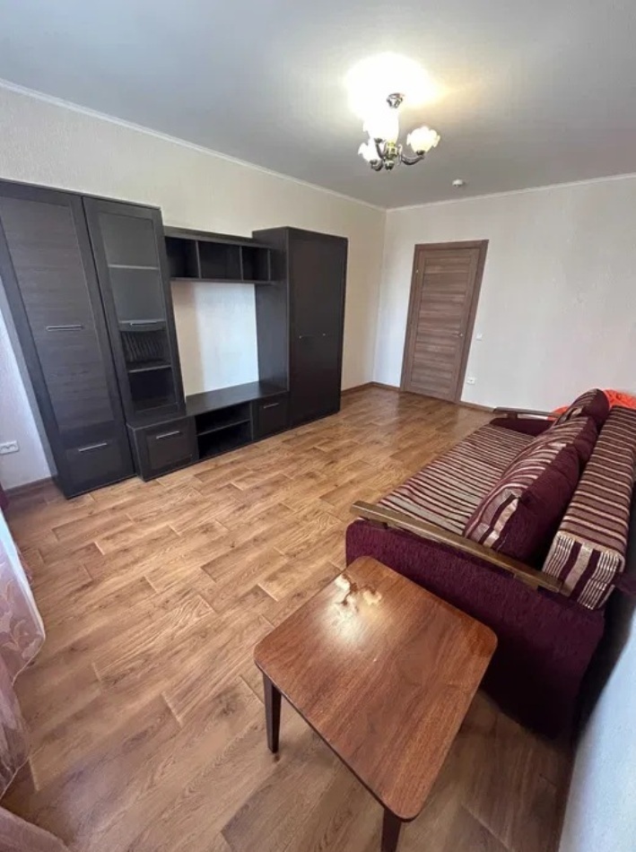 Аренда 2-комнатной квартиры 73 м², Ревуцкого ул.