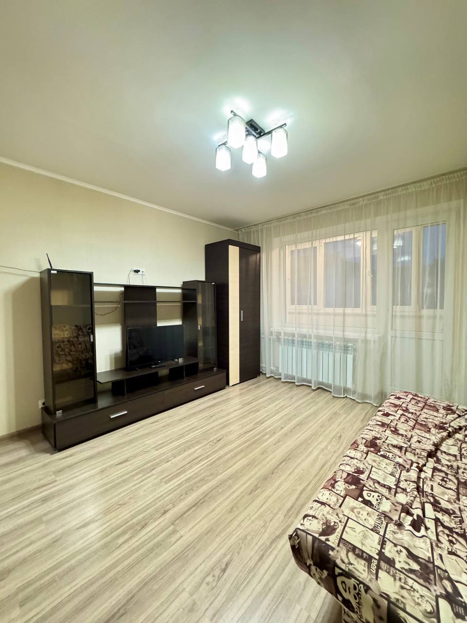 Продаж 1-кімнатної квартири 40 м², Тополь 1 вул., 24