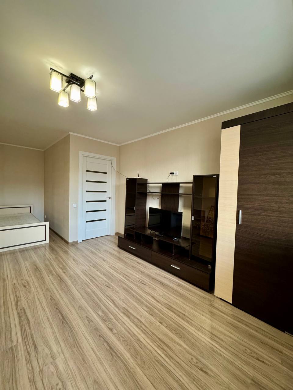 Продаж 1-кімнатної квартири 40 м², Тополь 1 вул., 24