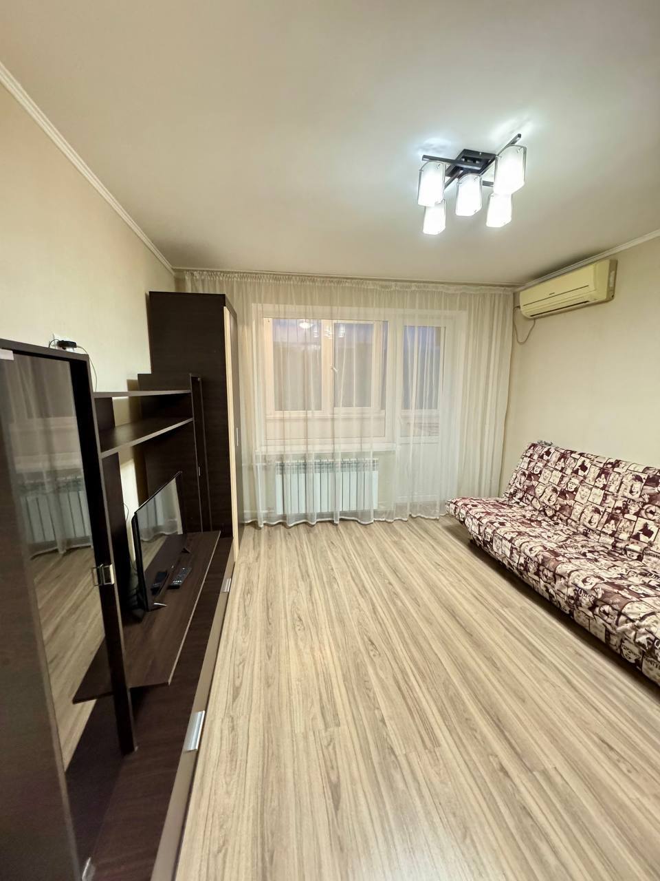 Продаж 1-кімнатної квартири 40 м², Тополь 1 вул., 24