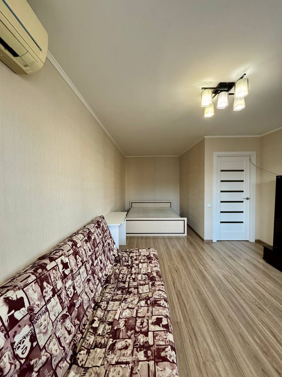 Продаж 1-кімнатної квартири 40 м², Тополь 1 вул., 24
