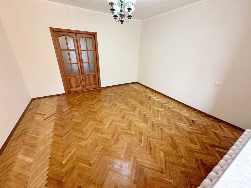 Продаж 3-кімнатної квартири 88.1 м², Василя Тютюнника вул., 5Б